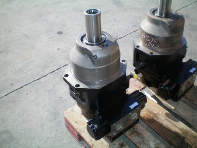 CATERPILLAR   365BL  147-5784 - MOTOR DE TRANSLACIÓN CON TACO LIMITADOR DE VELOCIDAD AA4VSE250HZ - Imagen 2