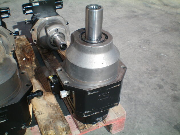 CATERPILLAR   365BL  147-5784 - MOTOR DE TRANSLACIÓN CON TACO LIMITADOR DE VELOCIDAD AA4VSE250HZ