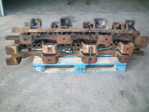 CATERPILLAR   365BL  148-3104 - DEFENSAS DE LOS RODILLOS CON SEPARADORES Y TORNILLOS - Imagen 3