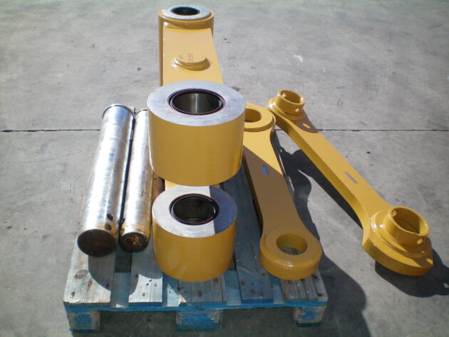 CATERPILLAR   365BL  148-3326 / 148-3327 - BIELA PARALELA DE CAZO - Imagen 3