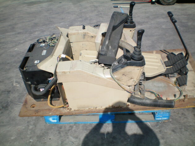 CATERPILLAR   375ME   - INTERIOR DE CABINA - Imagen 2