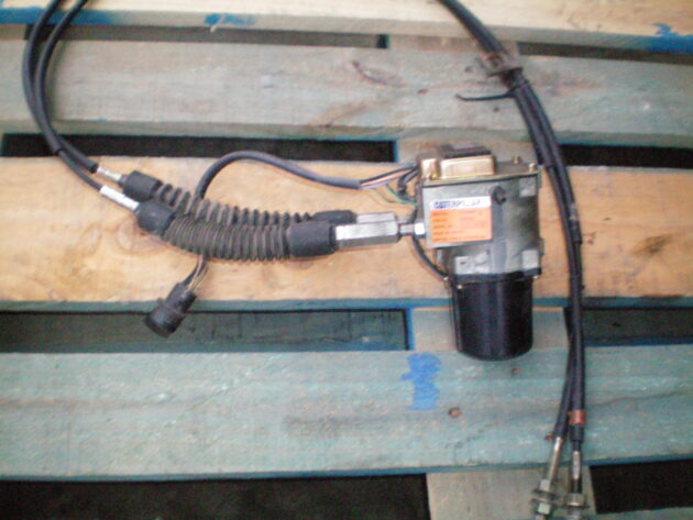 CATERPILLAR   375ME  7Y-5468 - MOTOR DE ACELERACIÓN CON CABLES - Imagen 3