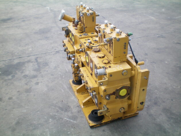 CATERPILLAR   375ME  9T-8312 - DISTRIBUIDOR PRINCIPAL - Imagen 2