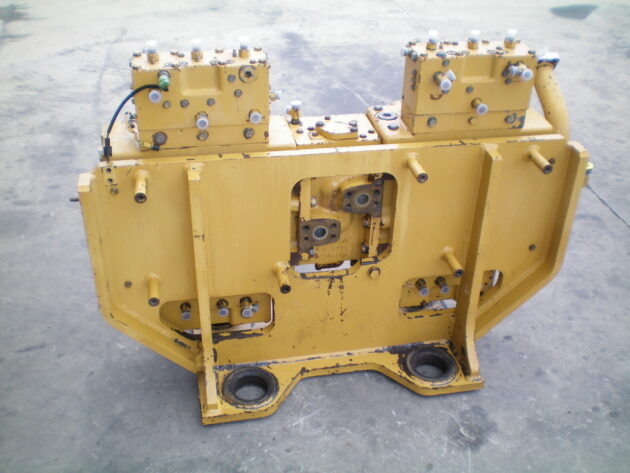 CATERPILLAR   375ME  9T-8312 - DISTRIBUIDOR PRINCIPAL - Imagen 3