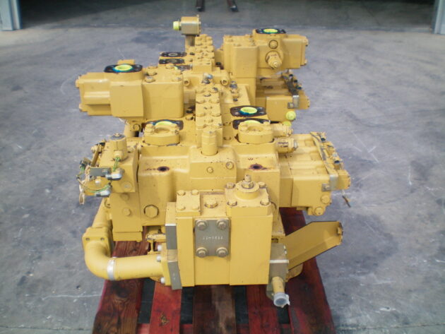 CATERPILLAR  385B  174-1843 - DISTRIBUIDOR PRINCIPAL - Imagen 2