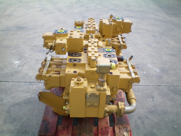CATERPILLAR  385B  174-1843 - DISTRIBUIDOR PRINCIPAL - Imagen 4