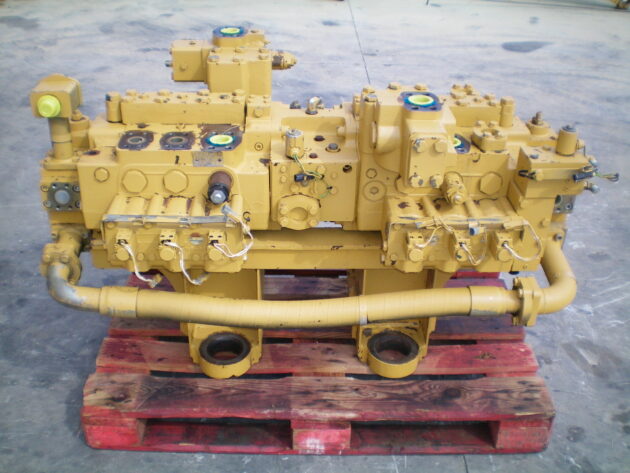 CATERPILLAR  385B  174-1843 - DISTRIBUIDOR PRINCIPAL
