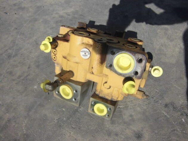 CATERPILLAR   988G  133-8609 - DISTRIBUIDOR DE DIRECCIÓN - Imagen 3