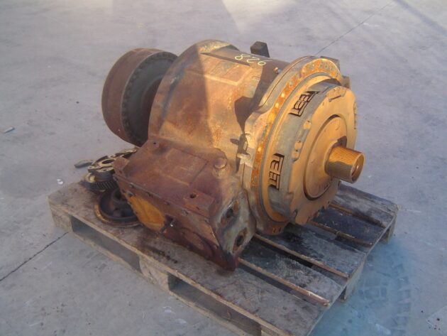 CATERPILLAR   826C  9W-8392 - SERVOTRANSMISIÓN CON CONVERTIDOR - Imagen 3