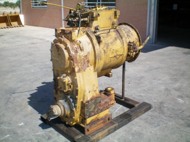 CATERPILLAR   826C  9W-8392 - SERVOTRANSMISIÓN CON CONVERTIDOR - Imagen 3
