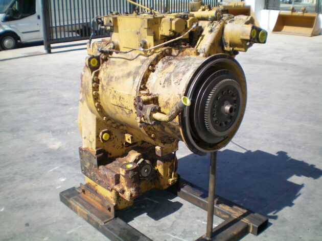 CATERPILLAR   826C  9W-8392 - SERVOTRANSMISIÓN CON CONVERTIDOR