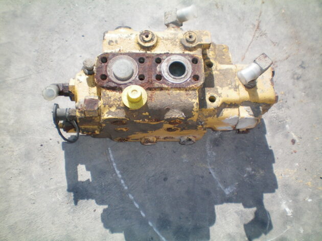 CATERPILLAR   826G  118-2248 - DISTRIBUIDOR DE PALA - Imagen 3