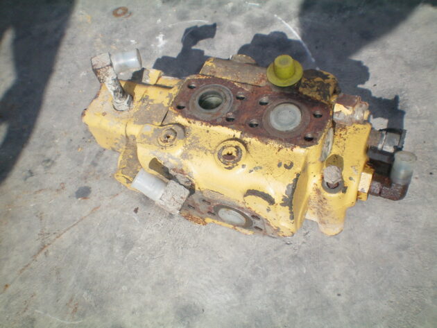 CATERPILLAR   826G  118-2248 - DISTRIBUIDOR DE PALA - Imagen 4