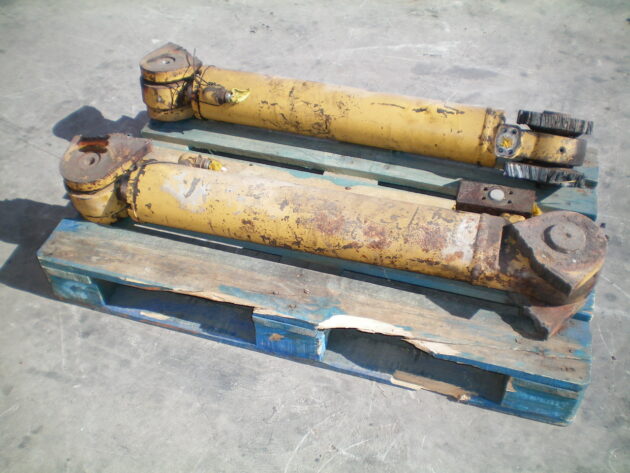 CATERPILLAR   826G  117-5151 - BOTELLA DE DIRECCIÓN - Imagen 3