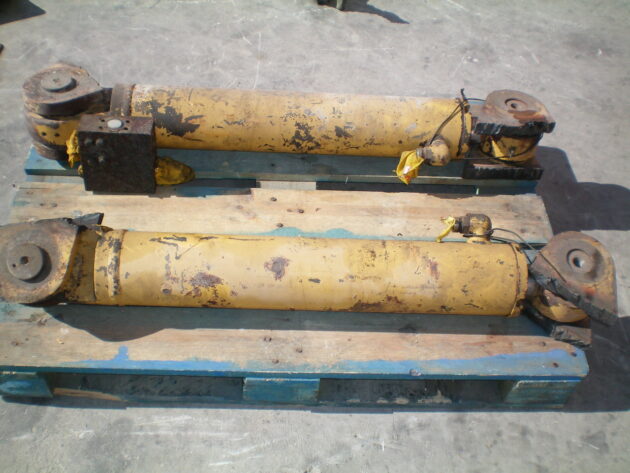 CATERPILLAR   826G  117-5151 - BOTELLA DE DIRECCIÓN