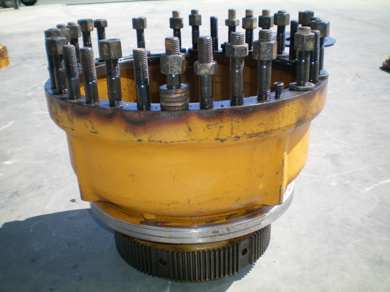 KOMATSU WA500-1 425-22-12711 - BUJE DELANTERO - Imagen 3