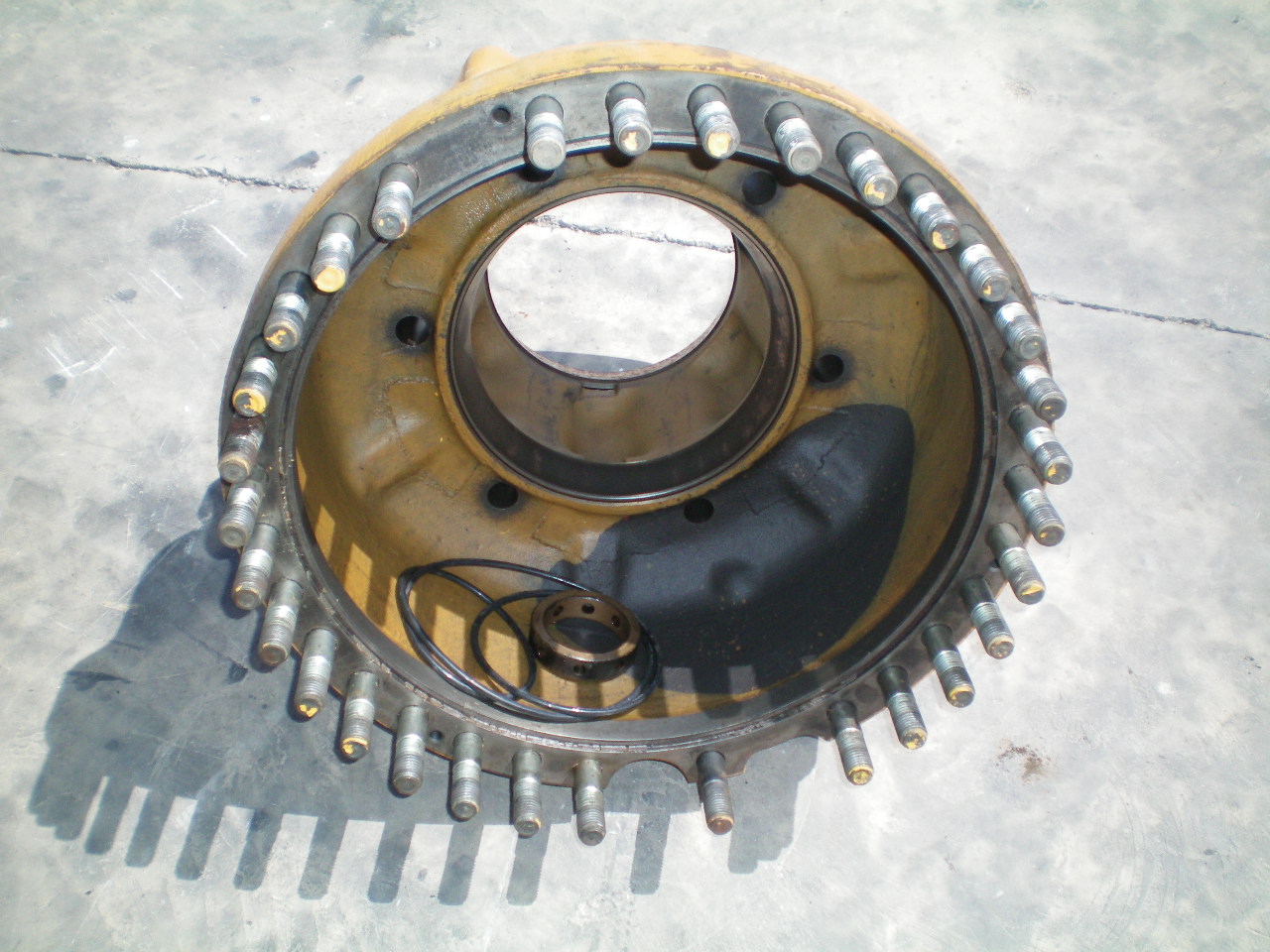 KOMATSU WA500-1 425-22-12711 - BUJE TRASERO - Imagen 2