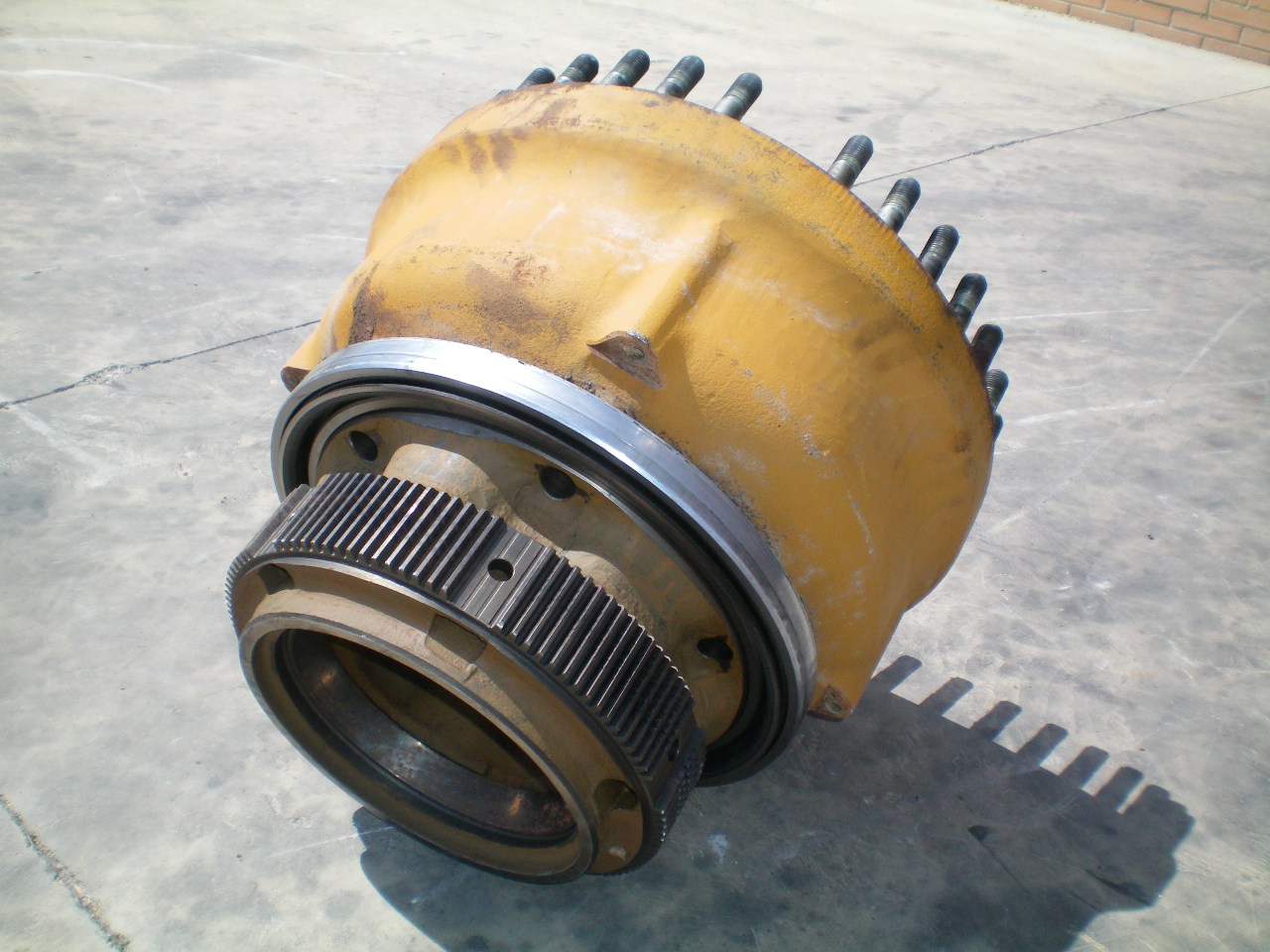 KOMATSU WA500-1 425-22-12711 - BUJE TRASERO - Imagen 3