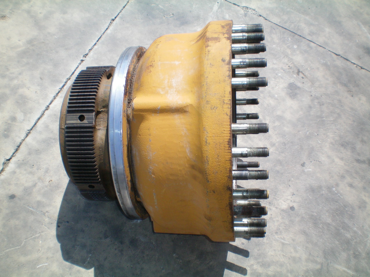 KOMATSU WA500-1 425-22-12711 - BUJE TRASERO