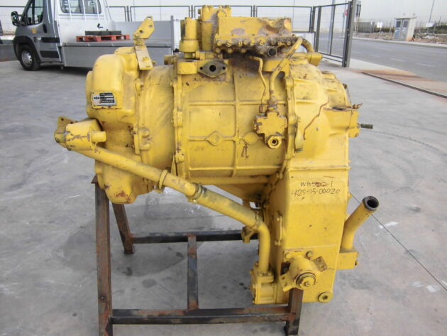 KOMATSU  WA500-1  425-15-00020 - SERVOTRANSMISIÓN - Imagen 3