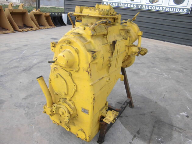KOMATSU  WA500-1  425-15-00020 - SERVOTRANSMISIÓN - Imagen 6