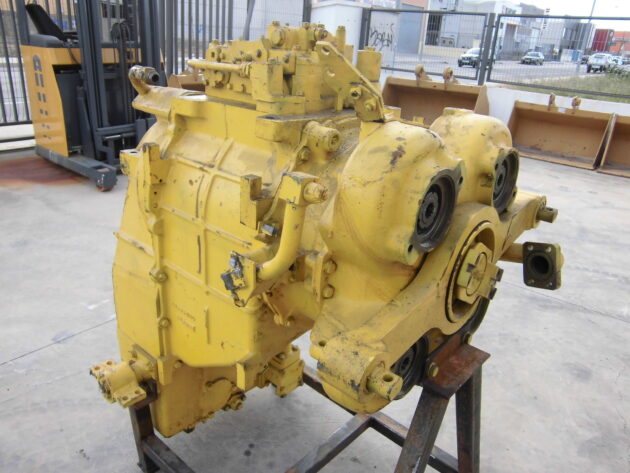 KOMATSU  WA500-1  425-15-00020 - SERVOTRANSMISIÓN - Imagen 8