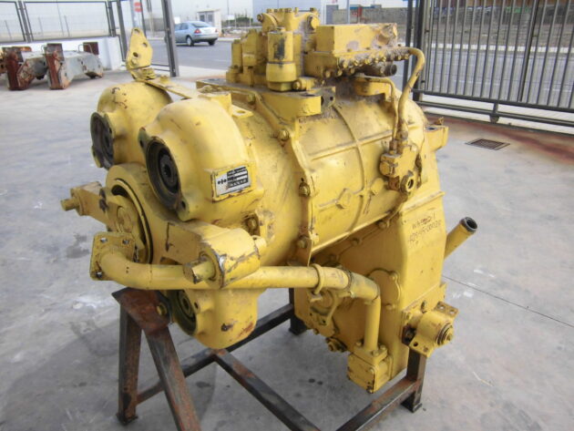 KOMATSU  WA500-1  425-15-00020 - SERVOTRANSMISIÓN