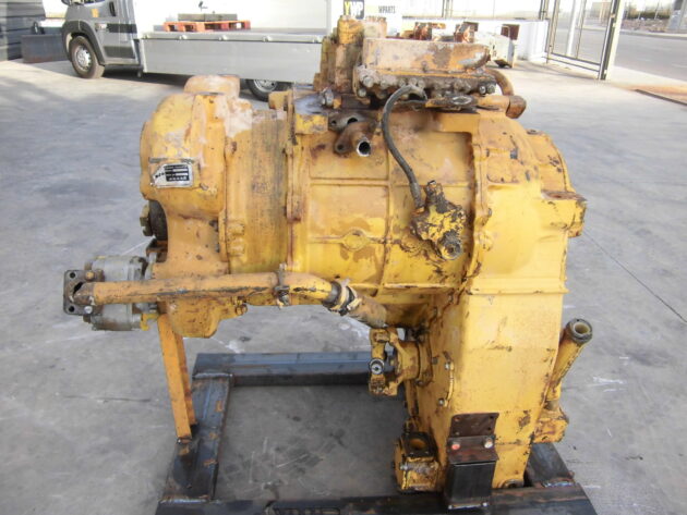 KOMATSU  WA500-1  425-15-00020 - SERVOTRANSMISIÓN (CARCASA ROTA) - Imagen 3