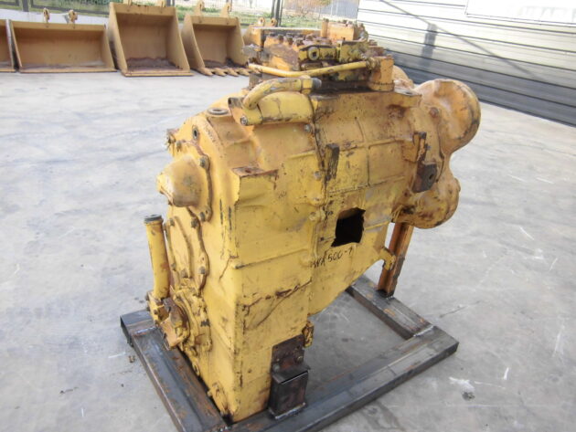 KOMATSU  WA500-1  425-15-00020 - SERVOTRANSMISIÓN (CARCASA ROTA) - Imagen 6