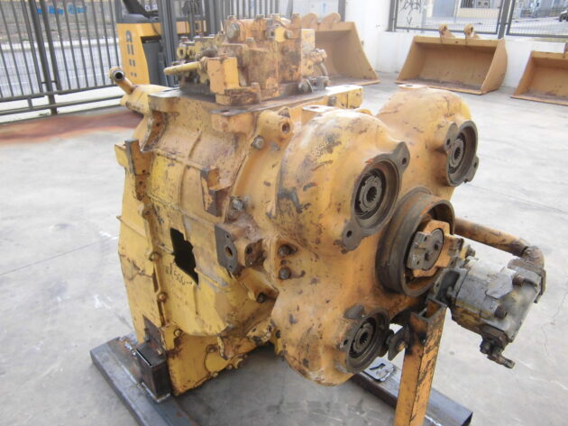 KOMATSU  WA500-1  425-15-00020 - SERVOTRANSMISIÓN (CARCASA ROTA) - Imagen 8