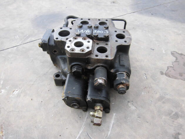 KOMATSU   WA5003  709-12-11903 - DISTRIBUIDOR DE 2 CARRETES - Imagen 2