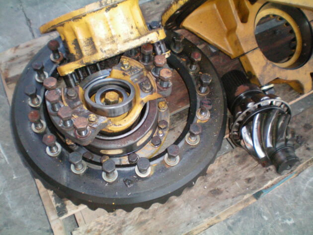 KOMATSU   WA6001  426-22-10004 - GRUPO DIFERENCIAL DELANTERO - Imagen 5