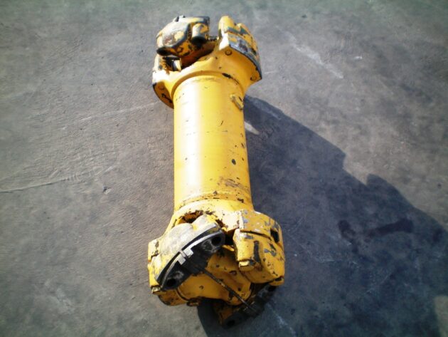 KOMATSU  WA600-1  426-20-14110 - TRANSMISIÓN DE SERVOTRANSMISIÓN A EJE TRASERO - Imagen 2