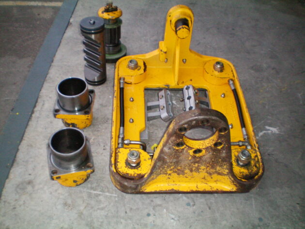 JCB  1CX  290/00324 - PLACA SOPORTE KINPOST - Imagen 2