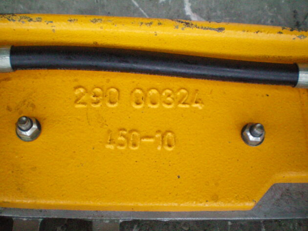 JCB  1CX  290/00324 - PLACA SOPORTE KINPOST - Imagen 5