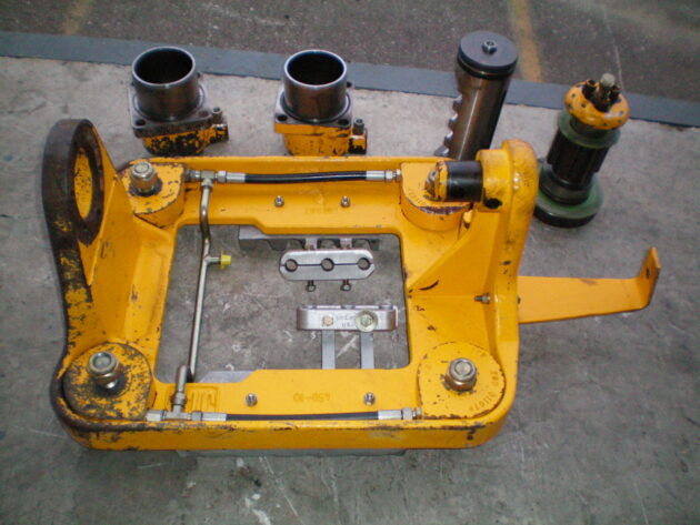 JCB  1CX  290/00324 - PLACA SOPORTE KINPOST