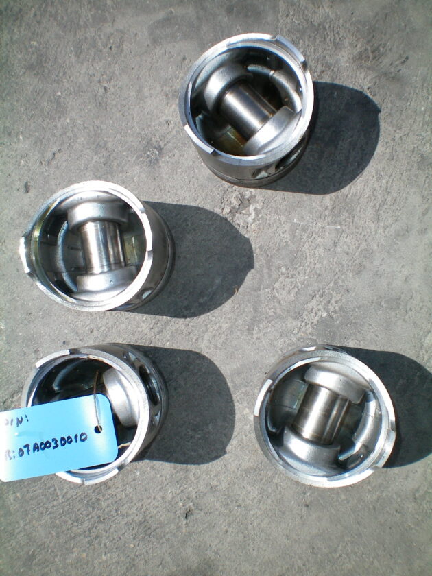 JCB  1CX  02/634135 - PISTÓN MOTOR PERKINS - Imagen 2