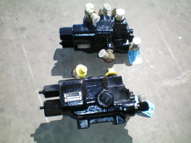 CASE   580SLE  1543358C1-1543358C2 - DISTRIBUIDOR DE SECUENCIA DE GIRO