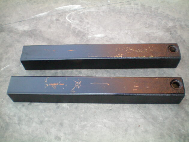 CASE   580SM  307566A1 - CAJETIN DEL ESTABILIZADOR DERECHO - Imagen 2
