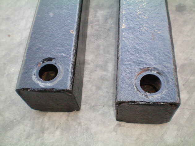 CASE   580SM  307566A1 - CAJETIN DEL ESTABILIZADOR DERECHO - Imagen 4