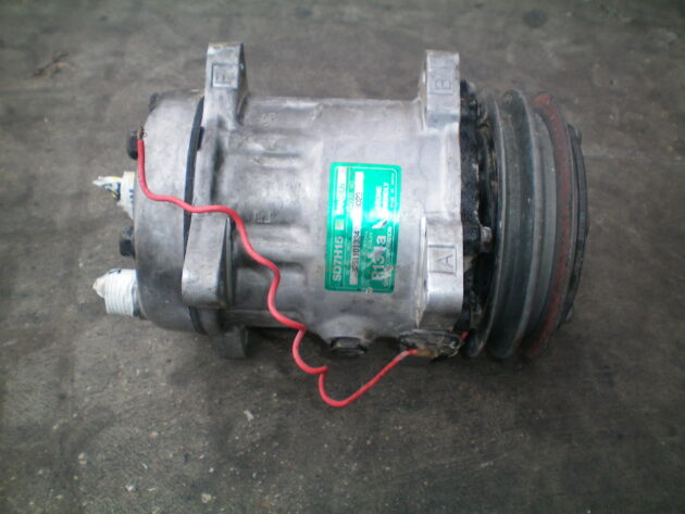CASE   580SM   - COMPRESOR DEL AIRE ACONDICIONADO