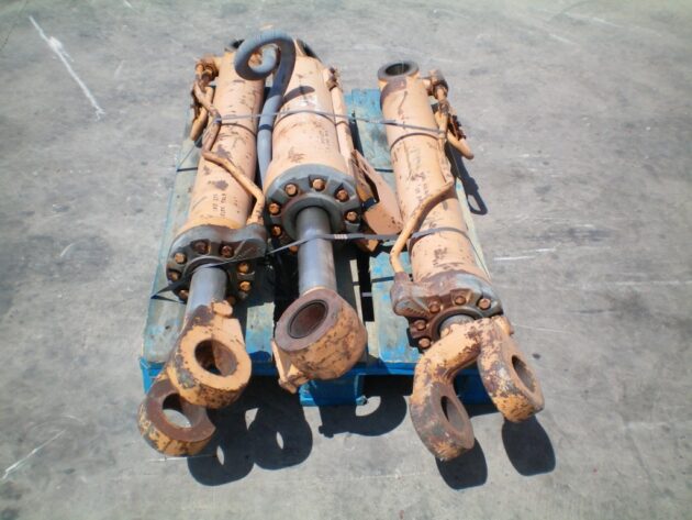 CASE   621  E-124851 - CILINDRO DE ELEVACIÓN DE PALA - Imagen 2