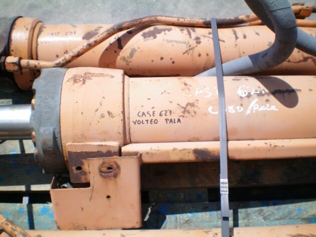 CASE   621  E-124851 - CILINDRO DE ELEVACIÓN DE PALA - Imagen 6