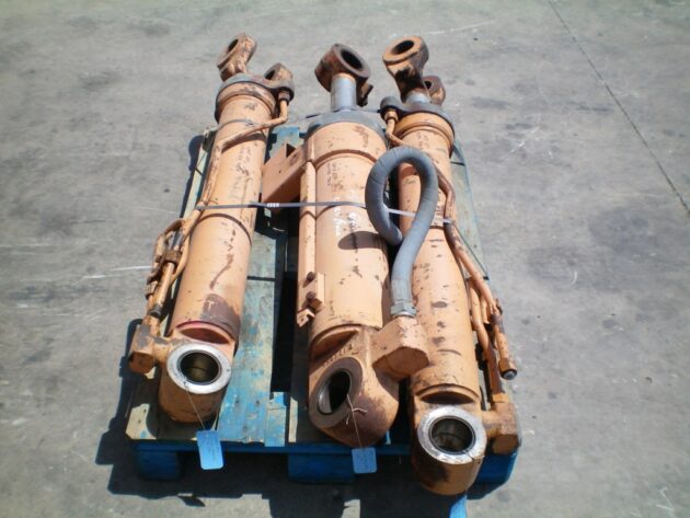 CASE   621  E-124851 - CILINDRO DE ELEVACIÓN DE PALA