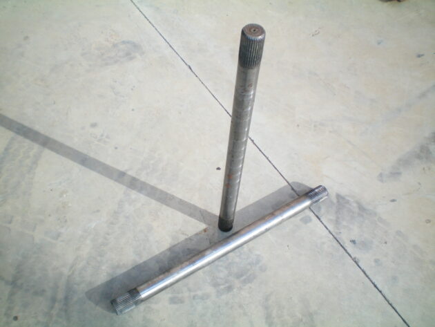 CASE  721C - 384382A1 - SHAFT - Image 2