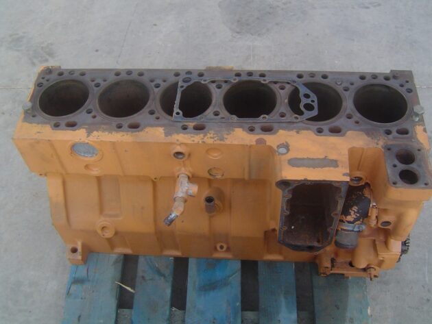 CASE  821   - BLOQUE MOTOR CUMMINS CT8.3 CON CAMISAS - Imagen 3