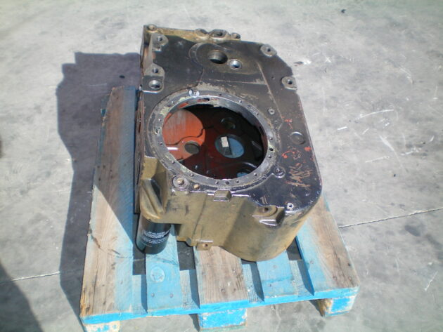 CASE  821B  353313K - CARCASA DE SERVOTRANSMISIÓN (MAL ESTADO) - Imagen 2