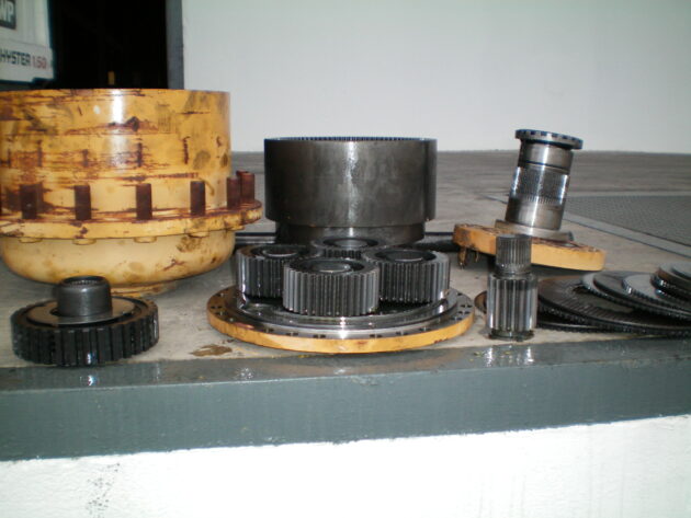 CASE  821B  4474 xxx 249 ZP ; 4474 304 054 ZP - TAPA REDUCCIÓN TRASERA - Imagen 2
