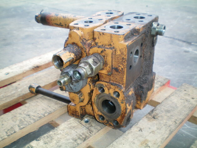 CASE   888B   - DISTRIBUIDOR DE PLUMA - Imagen 3