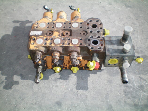 CASE   1088CK  V-3143682 - DISTRIBUIDOR DE EQUIPOS - Imagen 4